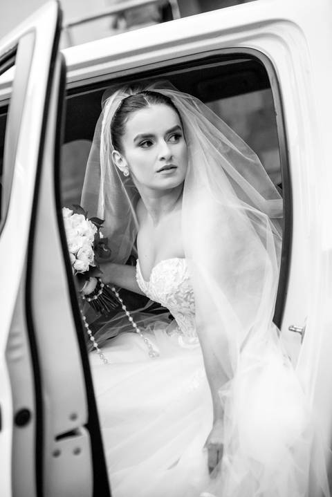 Fotografia de casamento atemporal com noivos em Espera Feliz, MG. Registro autêntico e cheio de sentimento nas montanhas de Minas Gerais'