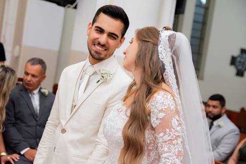 Wedding com estilo atemporal em Muriaé, MG. Fotografia autêntica e minimalista'