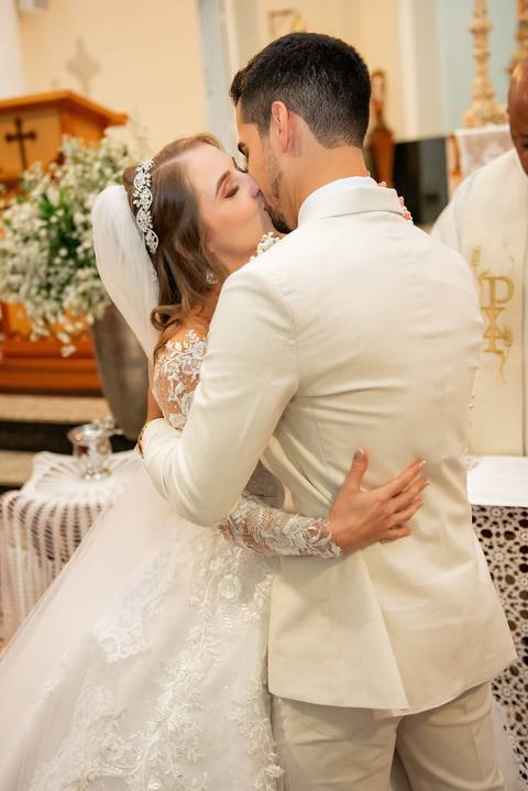 Wedding com estilo atemporal em Muriaé, MG. Fotografia autêntica e minimalista'