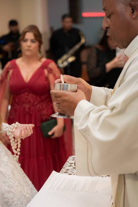 Wedding com estilo atemporal em Muriaé, MG. Fotografia autêntica e minimalista'