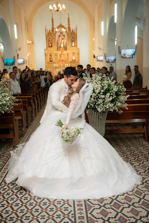 Wedding com estilo atemporal em Muriaé, MG. Fotografia autêntica e minimalista'