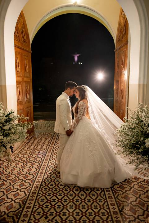Wedding com estilo atemporal em Muriaé, MG. Fotografia autêntica e minimalista'