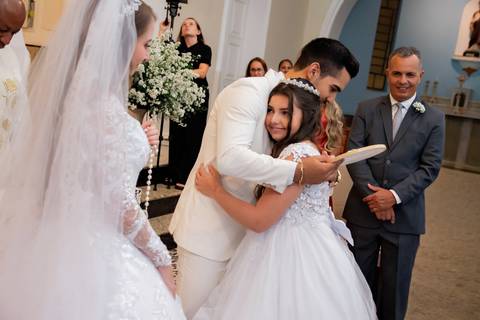 Wedding com estilo atemporal em Muriaé, MG. Fotografia autêntica e minimalista'