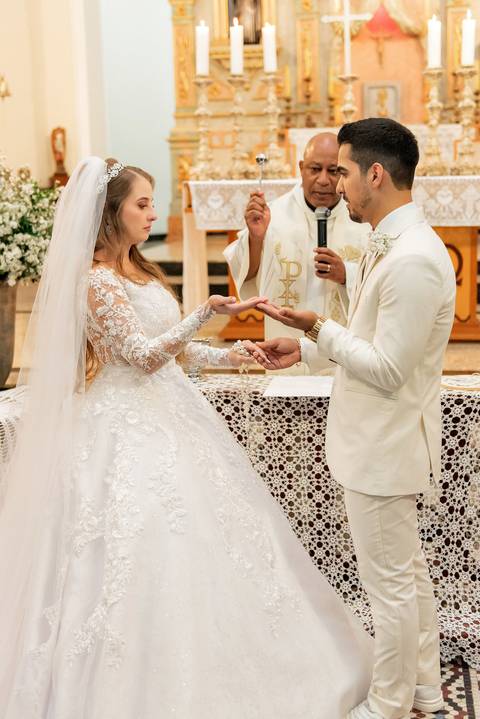 Wedding com estilo atemporal em Muriaé, MG. Fotografia autêntica e minimalista'