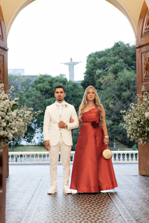 Wedding com estilo atemporal em Muriaé, MG. Registro fotográfico autêntico e minimalista'