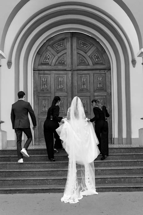 Wedding com estilo atemporal em Muriaé, MG. Registro fotográfico autêntico e minimalista'