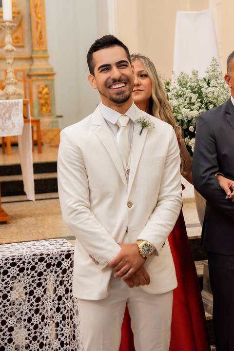 Wedding com estilo atemporal em Muriaé, MG. Registro fotográfico autêntico e minimalista'