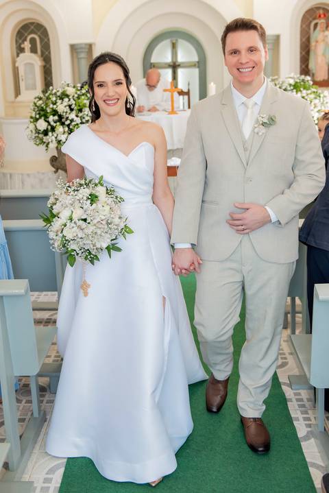 Fotógrafo de casamento em Guarapari, ES, registrando noivos com estilo atemporal'
