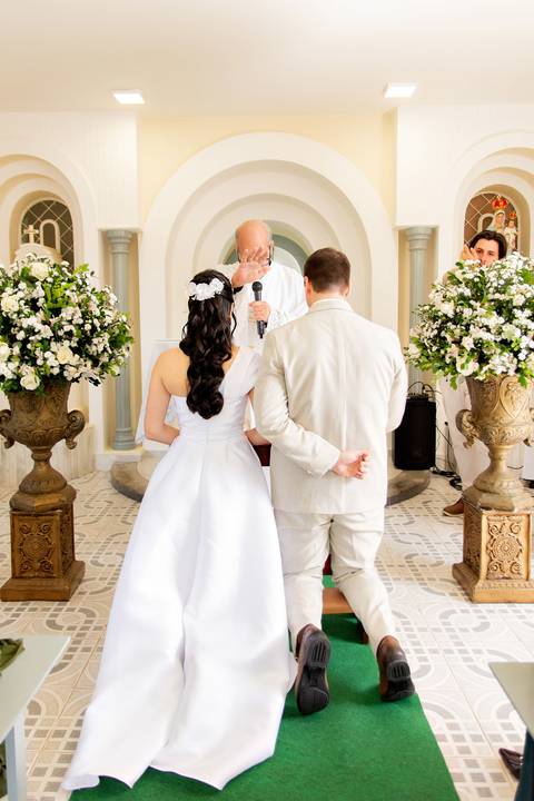 Fotógrafo de casamento em Guarapari, ES, registrando noivos com estilo atemporal'