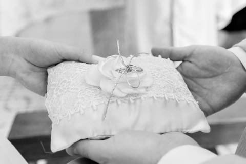 Fotógrafo de casamento em Guarapari, ES, registrando noivos com estilo atemporal'