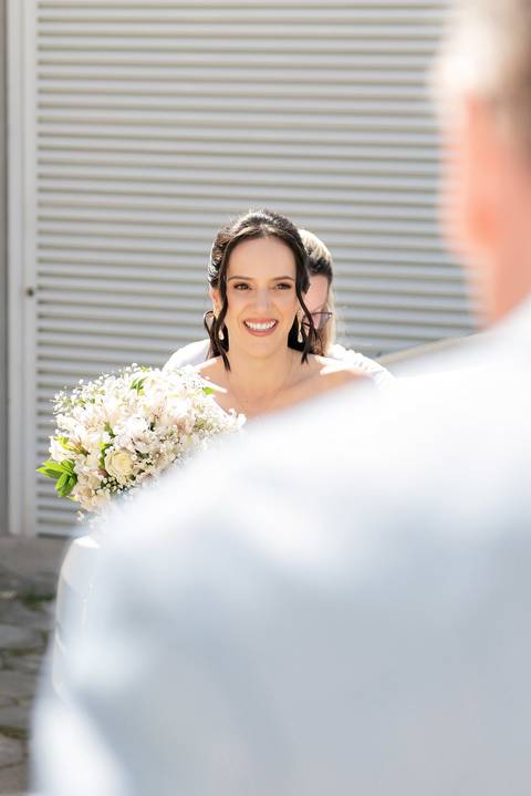 Fotógrafo de casamento em Guarapari, ES, registrando noivos com estilo atemporal'