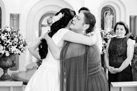 Fotógrafo de casamento em Guarapari, ES, registrando noivos com estilo atemporal'