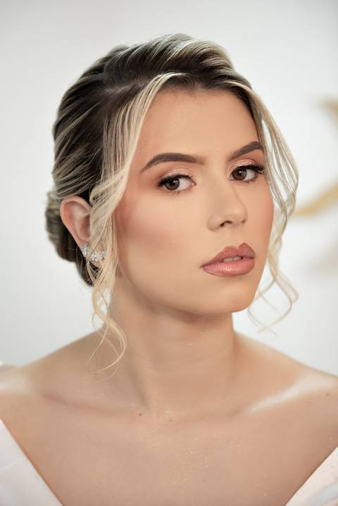 Making of da noiva em Anchieta, ES, capturado com elegância e atemporalidade'