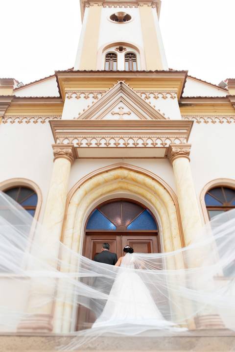 Fotógrafo de casamento atemporal registrando noivos em Venda Nova do Imigrante, ES'