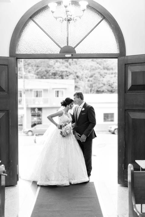 Fotógrafo de casamento atemporal registrando noivos em Venda Nova do Imigrante, ES'