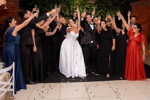 Fotógrafo de casamento atemporal registrando noivos em Carangola MG'