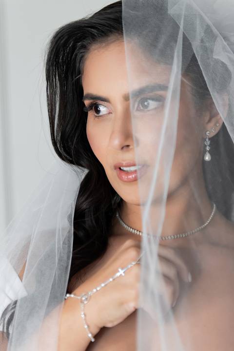 Making of da noiva em Carangola, MG capturado com estilo atemporal por fotógrafo de casamento'
