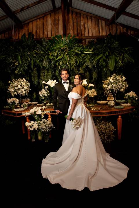 Fotógrafo de casamento atemporal registrando noivos em Carangola MG'