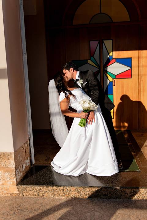 Fotógrafo de casamento atemporal registrando noivos em Carangola MG'