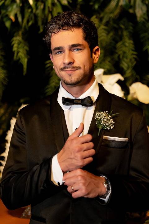 Fotógrafo de casamento atemporal registrando noivos em Carangola MG'