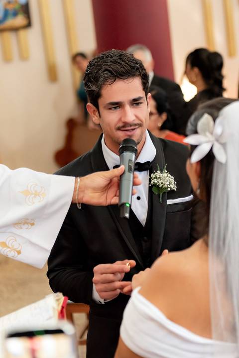 Fotógrafo de casamento atemporal registrando noivos em Carangola MG'