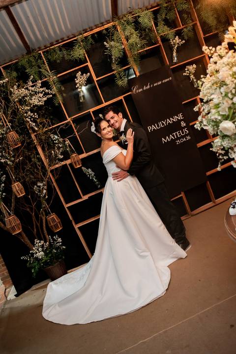 Fotógrafo de casamento atemporal registrando noivos em Carangola MG'