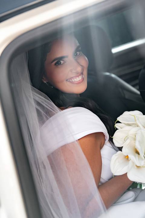 Fotógrafo de casamento atemporal registrando noivos em Carangola MG'
