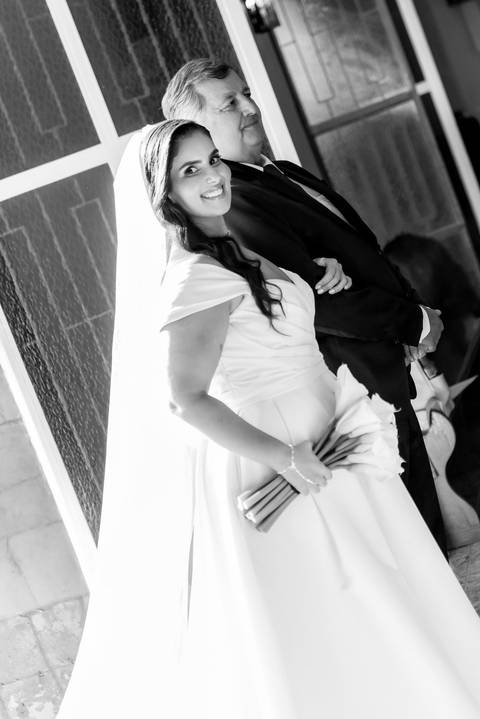 Fotógrafo de casamento atemporal registrando noivos em Carangola MG'