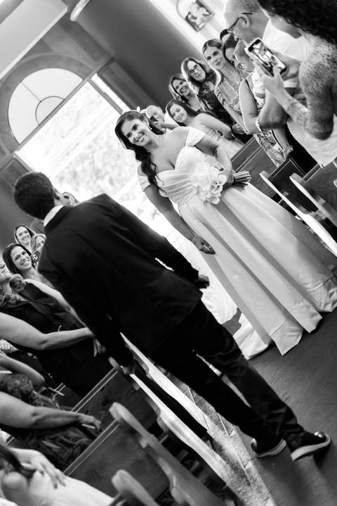 Fotógrafo de casamento atemporal registrando noivos em Carangola MG'