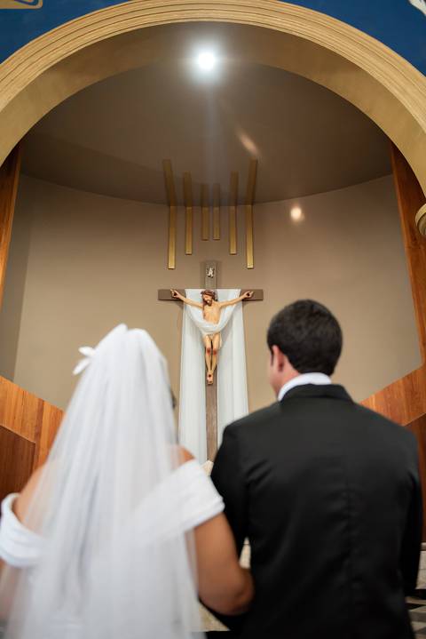 Fotógrafo de casamento atemporal registrando noivos em Carangola MG'