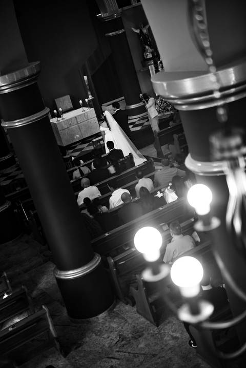 Fotógrafo de casamento atemporal registrando noivos em Carangola MG'