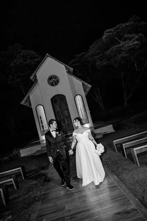 Fotógrafo de casamento atemporal registrando noivos em Carangola MG'