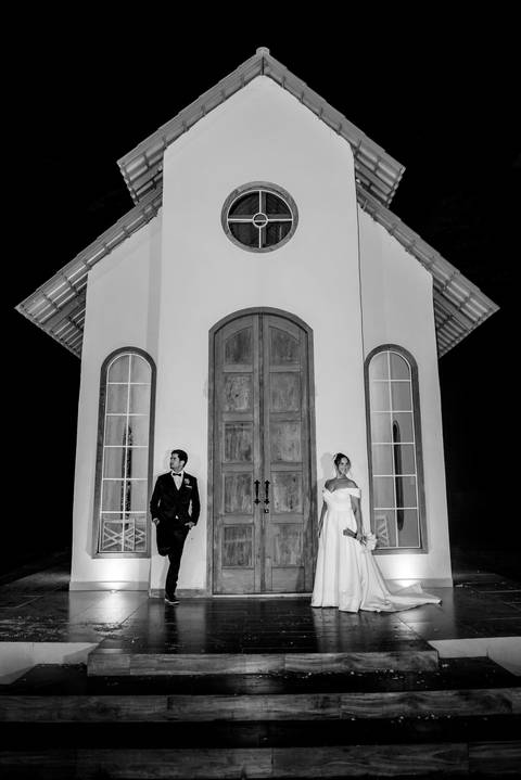 Fotógrafo de casamento atemporal registrando noivos em Carangola MG'