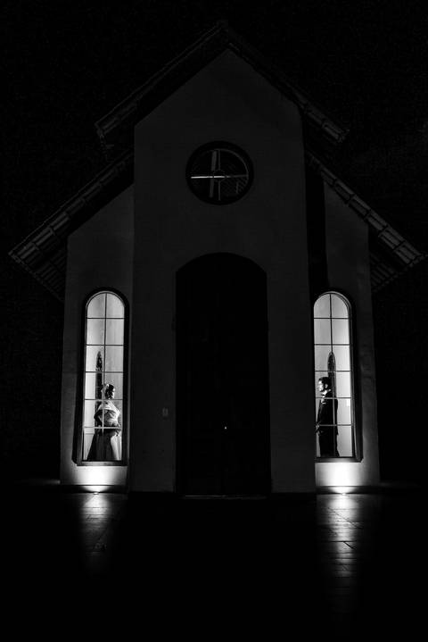 Fotógrafo de casamento atemporal registrando noivos em Carangola MG'