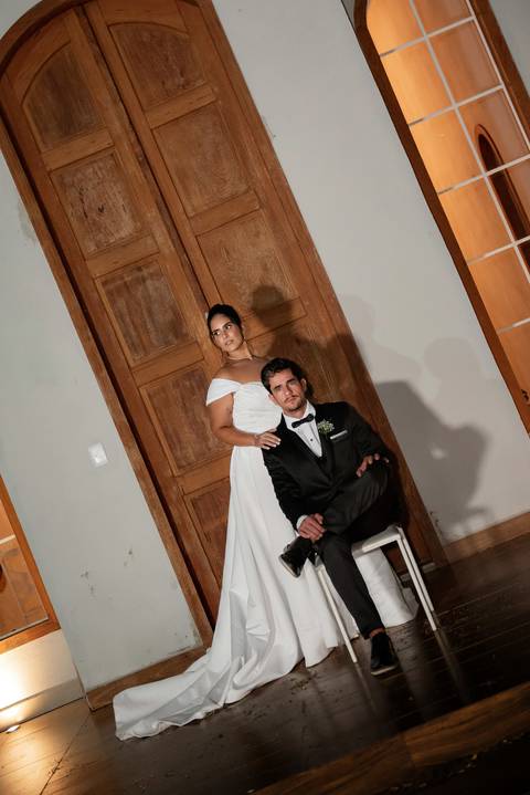 Fotógrafo de casamento atemporal registrando noivos em Carangola MG'