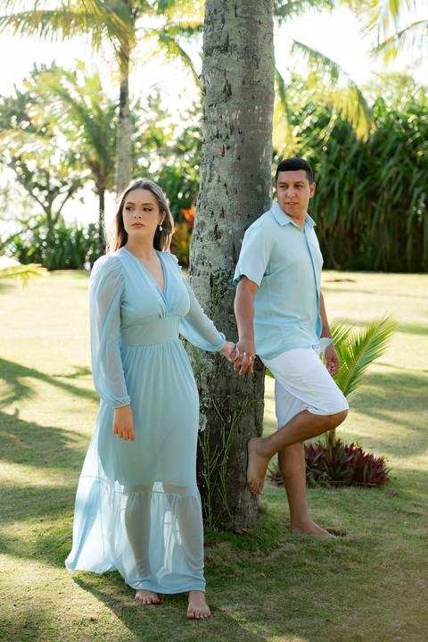 Fotografia de ensaio pré-casamento na praia em Guarapari, ES'