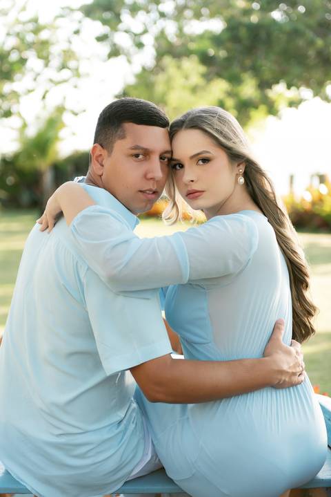 Fotografia de ensaio pré-casamento na praia em Guarapari, ES'