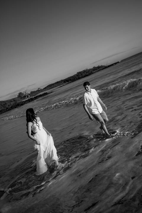 Fotografia de ensaio pré-casamento na praia boca da baleia, ES'
