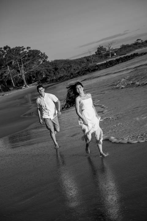 Fotografia de ensaio pré-casamento na praia boca da baleia, ES'