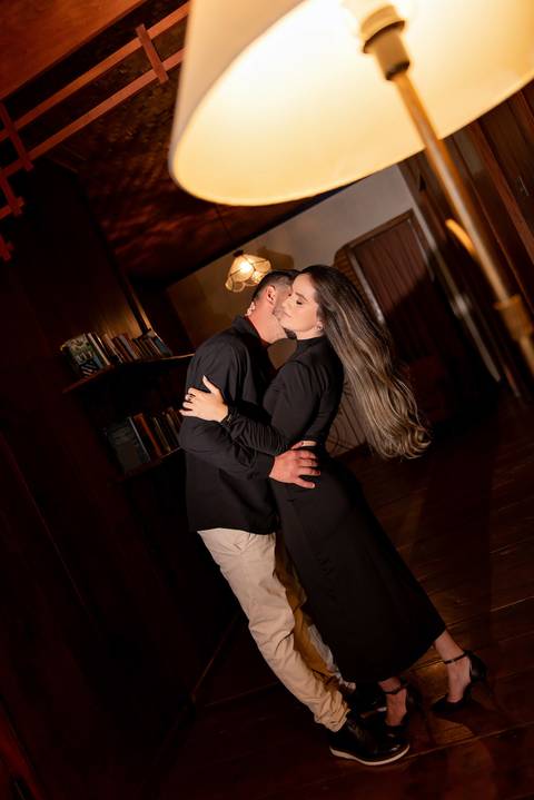 Fotografia de ensaio pré-wedding com estilo atemporal, realizado em Espera Feliz, MG'