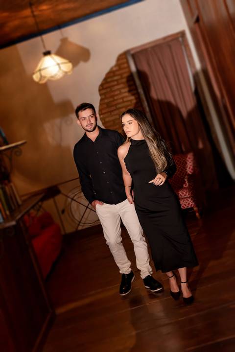 Fotografia de ensaio pré-wedding com estilo atemporal, realizado em Espera Feliz, MG'