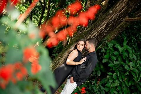Fotografia de ensaio pré-wedding com estilo atemporal, realizado em Espera Feliz, MG'