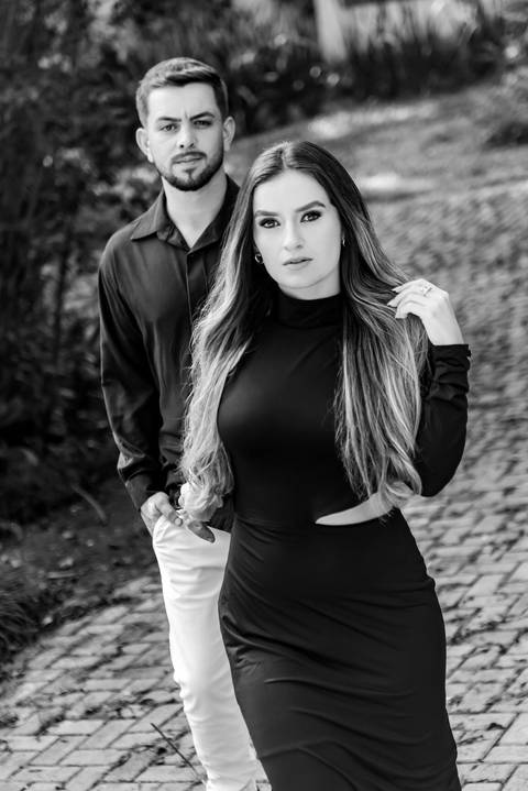 Fotografia de ensaio pré-wedding com estilo atemporal, realizado em Espera Feliz, MG'