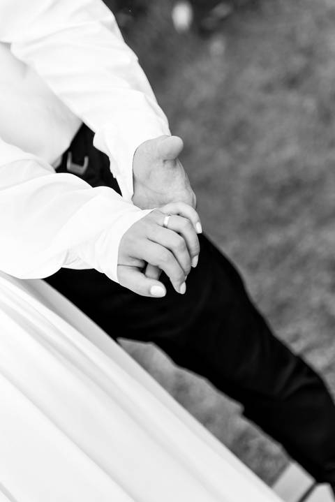 Fotografia de ensaio pré-wedding com estilo atemporal, realizado em Domingos Martins, ES'