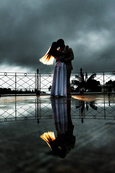 Fotografia pré-casamento realizada em Domingos Martins, Pedra Azul. Registro documental atemporal, focado em emoções reais, luz natural e autenticidade no aroso paco hotel no ES'