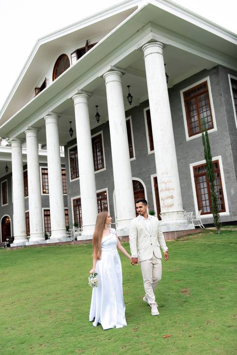 Fotografia pré-casamento realizada em Domingos Martins, Pedra Azul, ES. Registro documental atemporal, focado em emoções reais, luz natural e autenticidade nas montanhas do Espírito Santo'