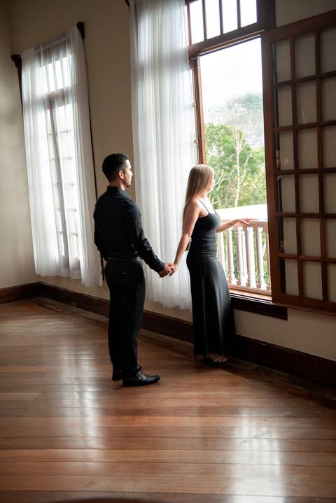 Fotografia pré-wedding realizada em Domingos Martins, Pedra Azul. Registro documental atemporal, focado em emoções reais, luz natural e autenticidade no aroso paco hotel no ES, rota do lagarto'