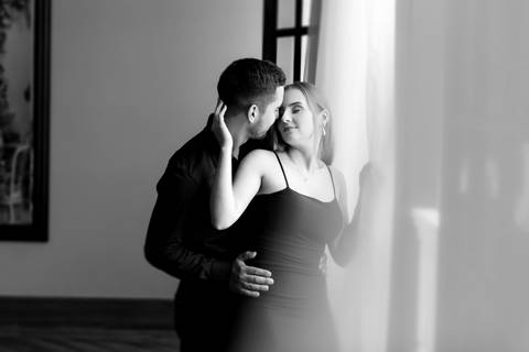 Fotografia pré-wedding realizada em Domingos Martins, Pedra Azul. Registro documental atemporal, focado em emoções reais, luz natural e autenticidade no aroso paco hotel no ES, rota do lagarto'