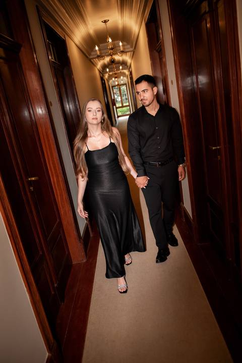 Fotografia pré-wedding realizada em Domingos Martins, Pedra Azul. Registro documental atemporal, focado em emoções reais, luz natural e autenticidade no aroso paco hotel no ES, rota do lagarto'