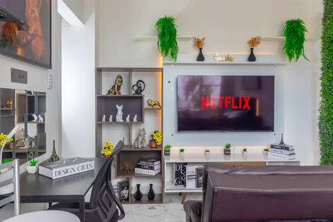 Apartamento decorado para locação de temporada em São Vicente, com vista para o mar e decoração de alto padrão – fotografia imobiliária profissional por Fernando Freire'